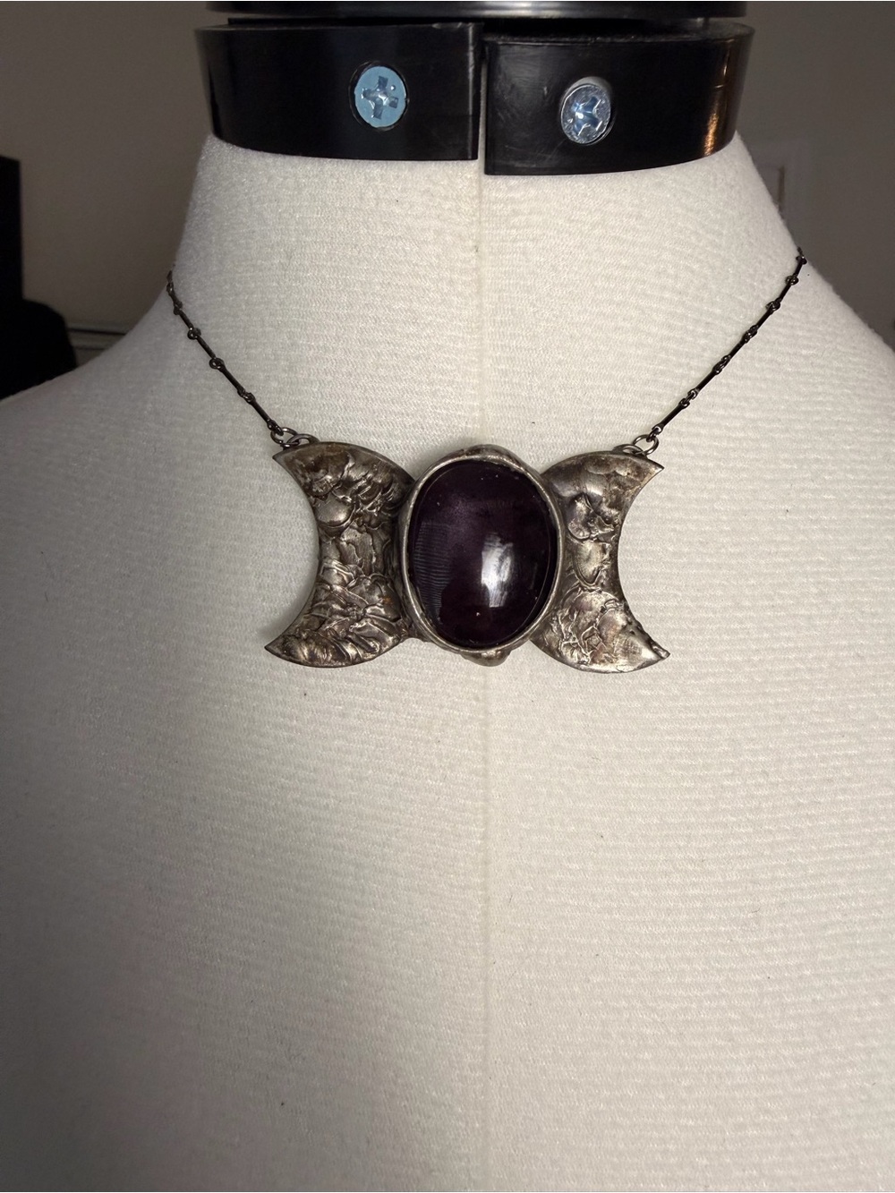 Vintage-Inspired Silver Triple Moon Necklace with Black Cabochon